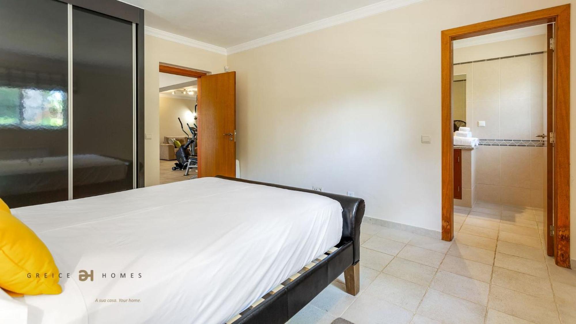 Luxuosa Moradia V5 Em Quarteira - Greice Homes Zewnętrze zdjęcie