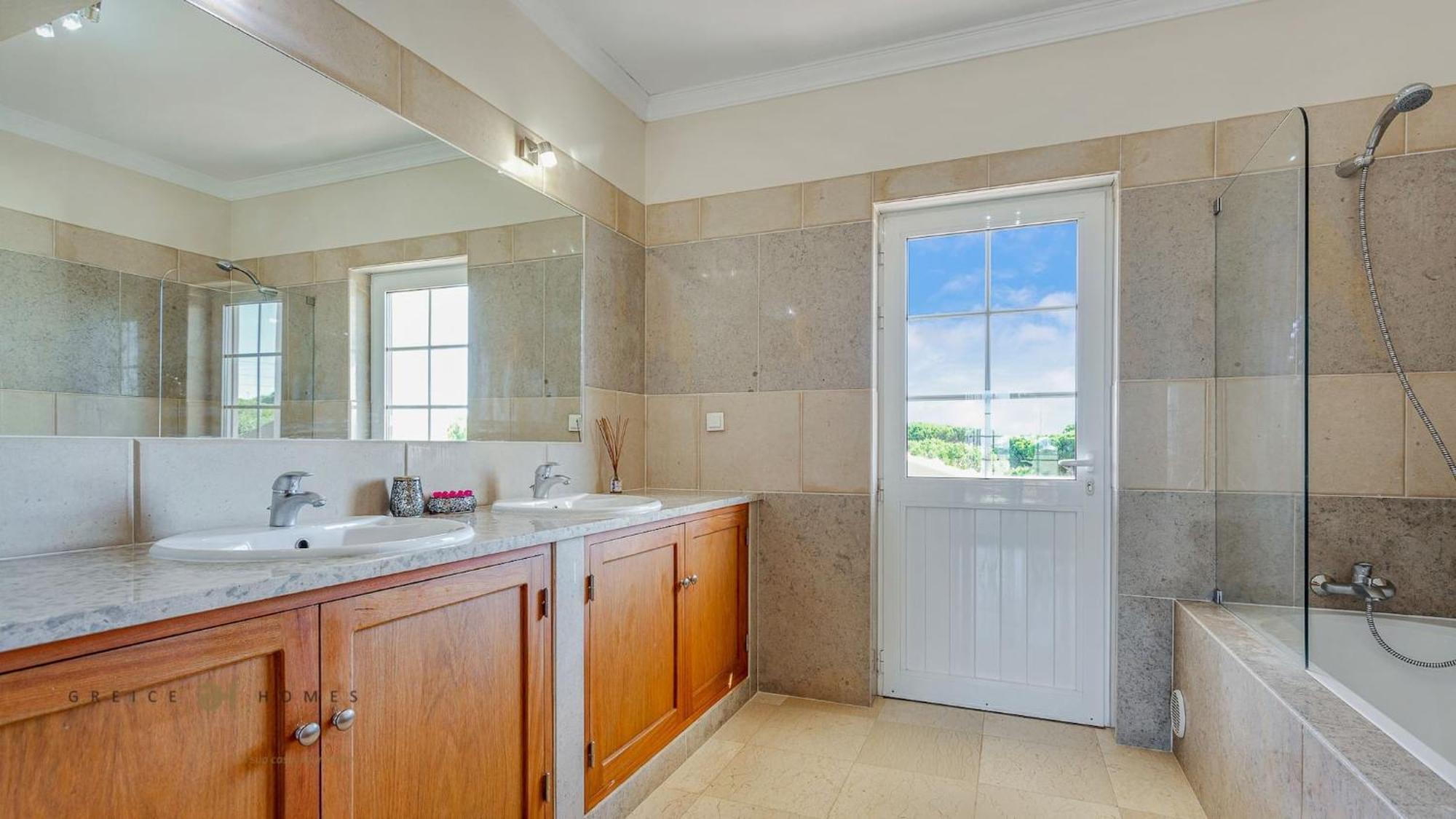 Luxuosa Moradia V5 Em Quarteira - Greice Homes Zewnętrze zdjęcie