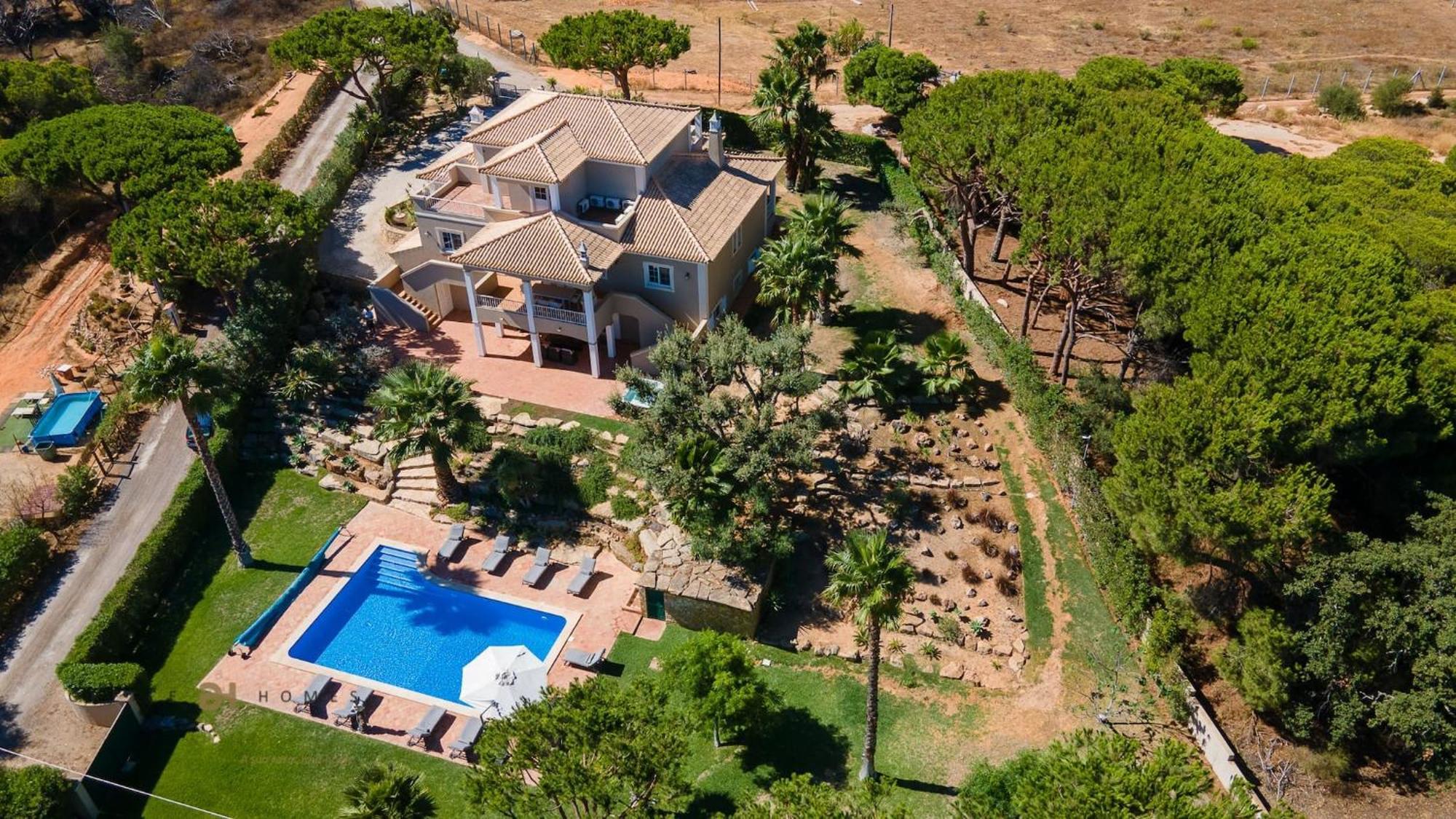 Luxuosa Moradia V5 Em Quarteira - Greice Homes Zewnętrze zdjęcie