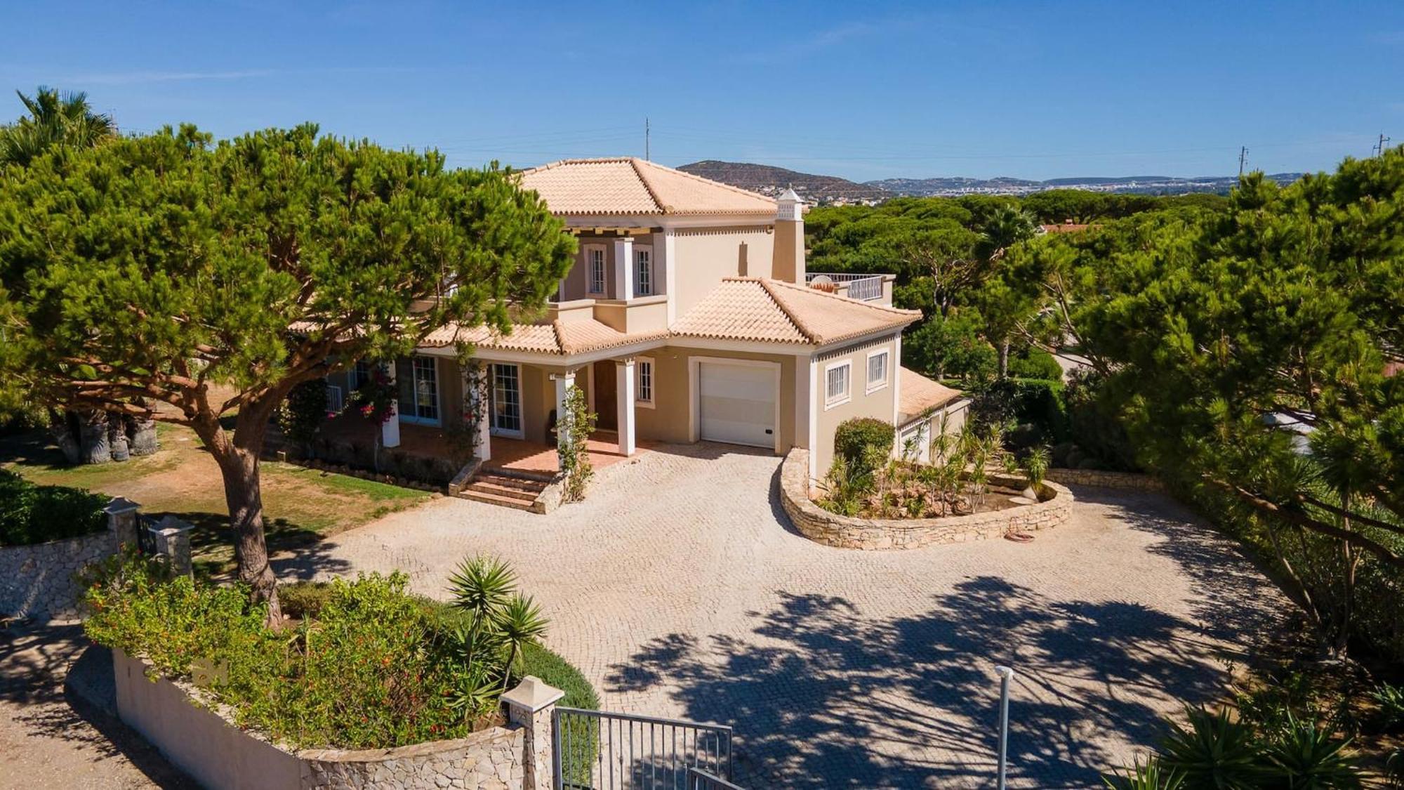 Luxuosa Moradia V5 Em Quarteira - Greice Homes Zewnętrze zdjęcie