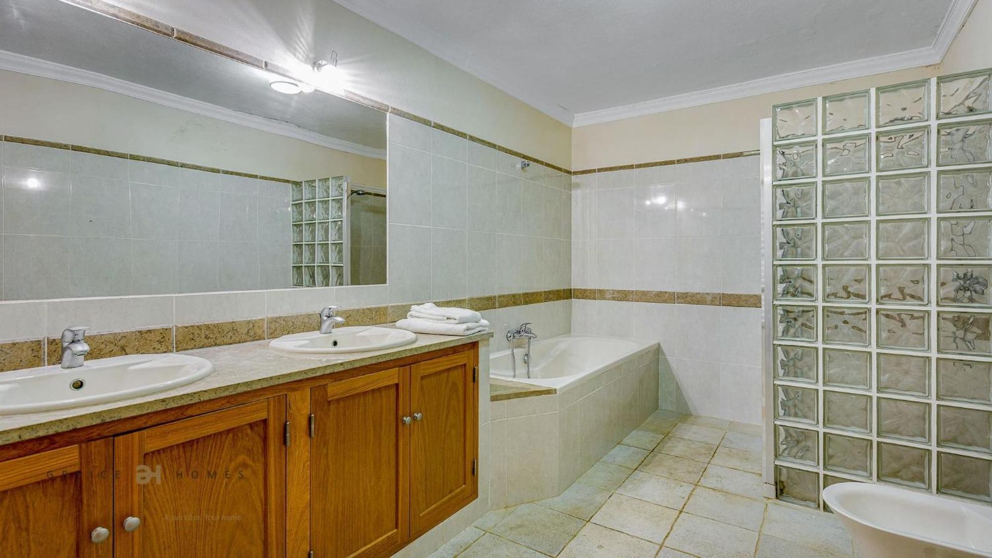 Luxuosa Moradia V5 Em Quarteira - Greice Homes Zewnętrze zdjęcie