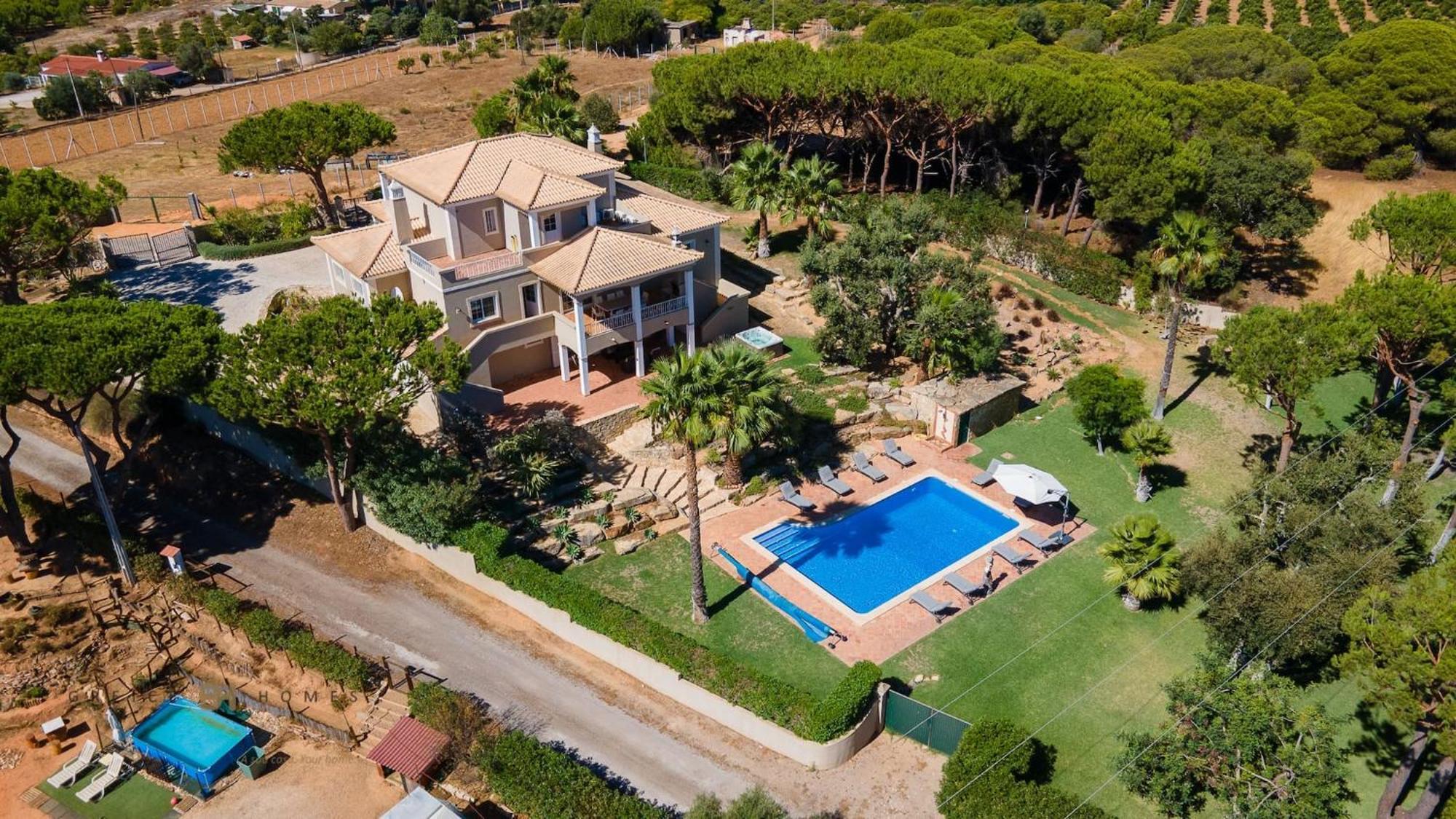 Luxuosa Moradia V5 Em Quarteira - Greice Homes Zewnętrze zdjęcie